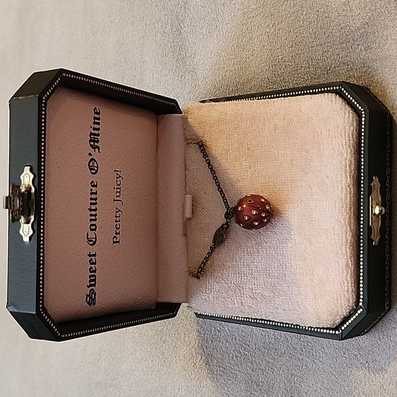 FREE with purchase Juicy Couture strawberry necklace 18" - Picture 1 of 4